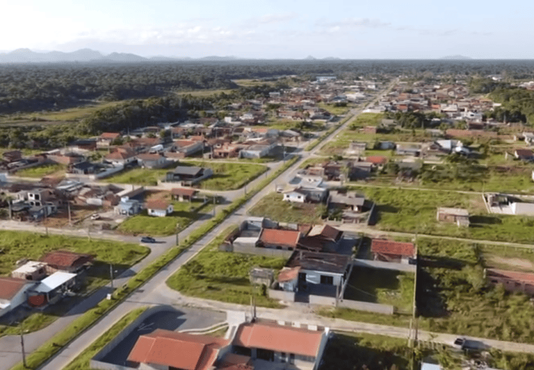 Loteamentoi Jardim Maresias na praia do Ervino em São Francisco do Sul