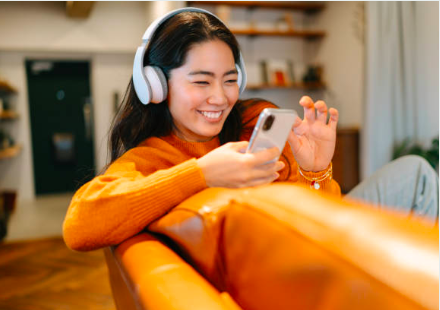 Mobile Phone Use in Vietnam: Plans, Networks, eSIM, Roaming, and Tips to Stay Connected
