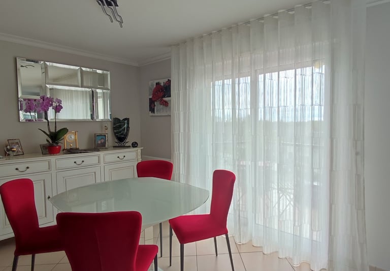 Voilage wave blanc ivoire motif brodé ton sur ton  géométrique