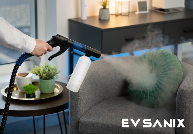 Profesjonalna dezynfekcja przestrzenna i sterylizacja tapicerki za pomocą mikromgły z EV SANIX. Usuwanie patogenów.