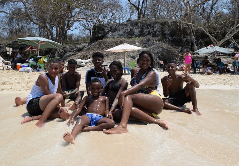 children in Playa Blanca Cartagena