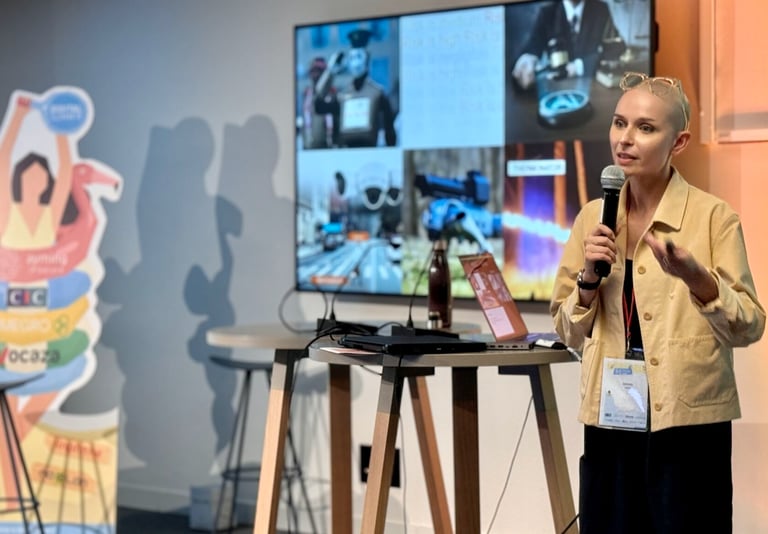 naomi roth scène public robots IA générative COMEX CODIR festival séminaire anglais français