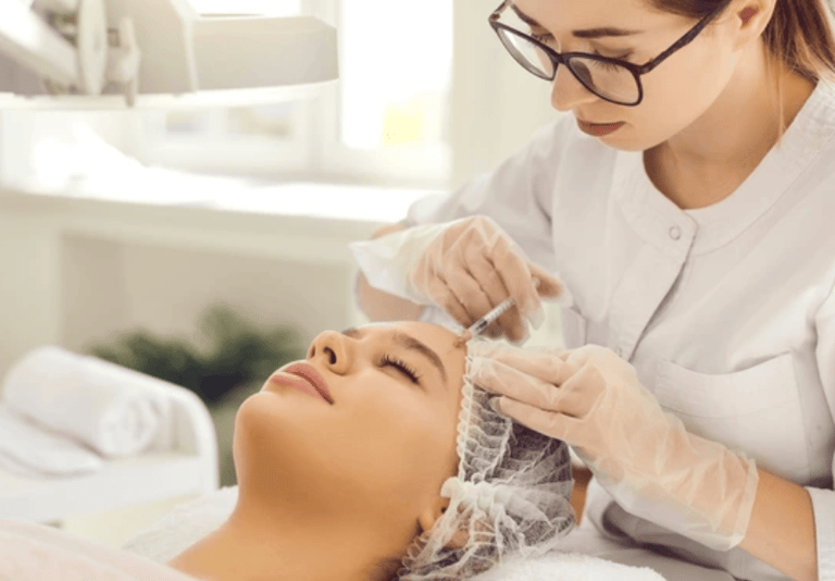Bioestimuladores de colagénio para rejuvenescimento facial e firmeza da pele em Setúbal.