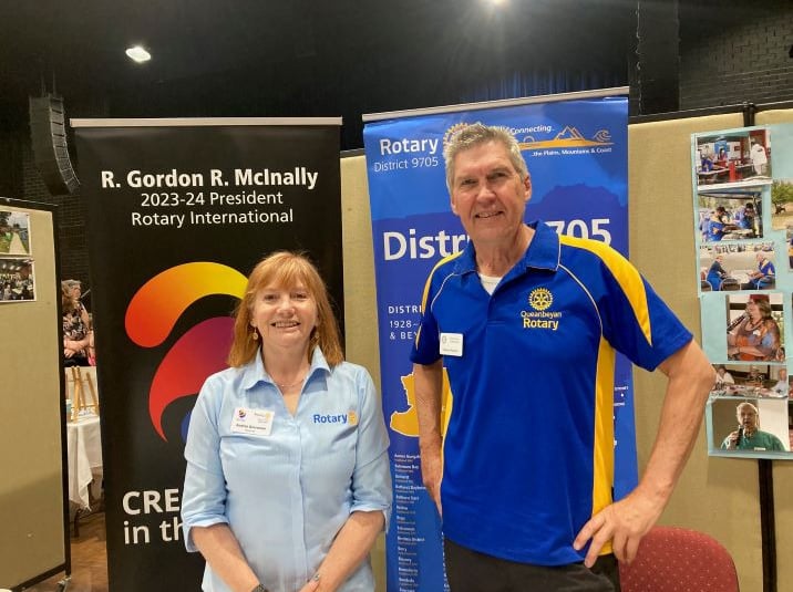 RCQ Volunteers Andrea and Steve ready to talk to possible new members