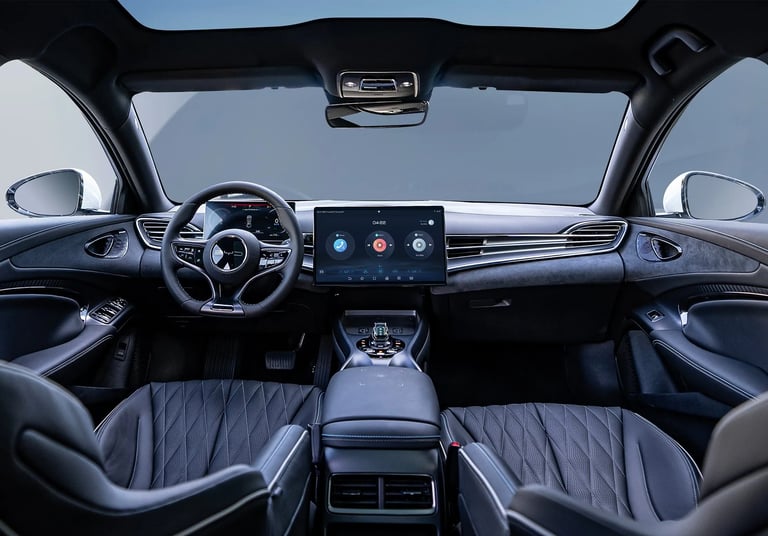 Tampilan interior depan BYD Seal