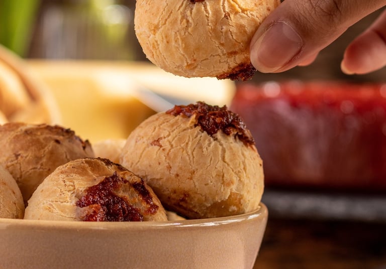 PÃO DE QUIJO CANASTRA RECHEADO DE GOIABADA CASCÃO