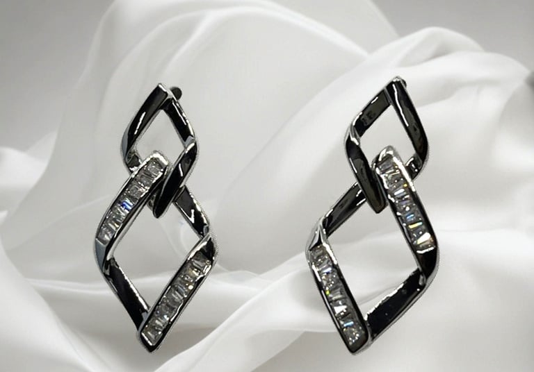 Elegant and Stylish Modern American Diamond Geometric Shape Drop Earring