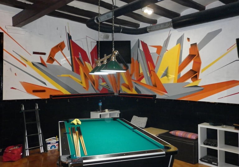 Graffiti mural en pared interior de Asociación cannábica. Barcelona, Mallorca