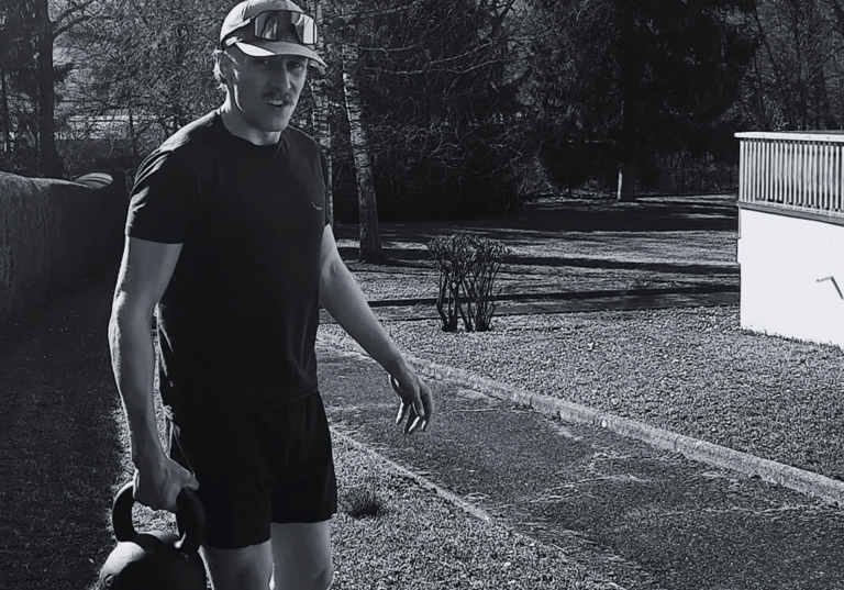 entrainement avec un kettlebell
