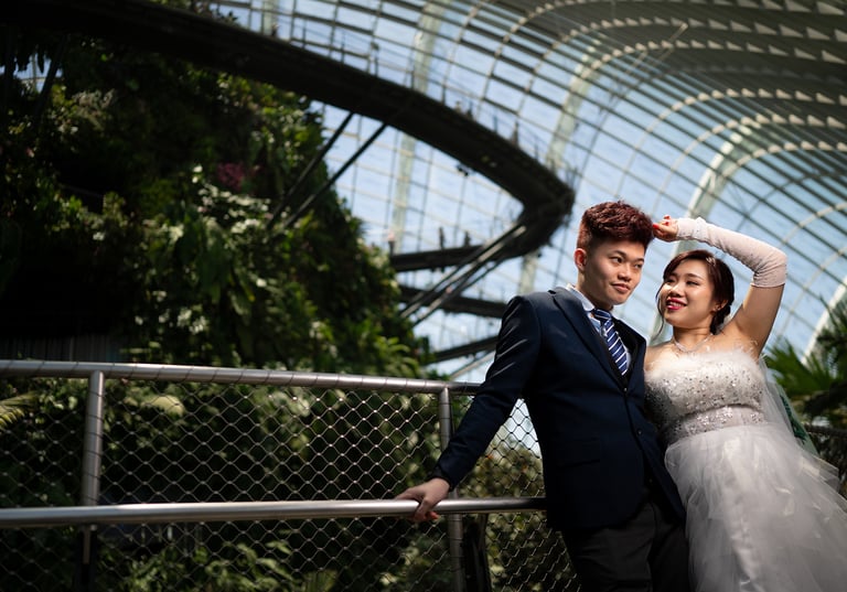 singapore couple wedding photography at gardens by the bay solemnization photoshoot