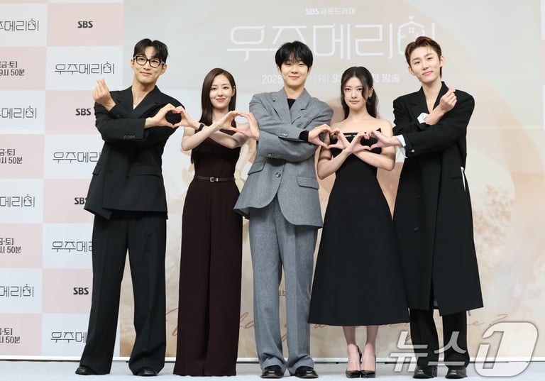 Would You Marry Me - Amor de Mentirinha – 우주메리미 - K-Drama - Romântico - DoramaLand