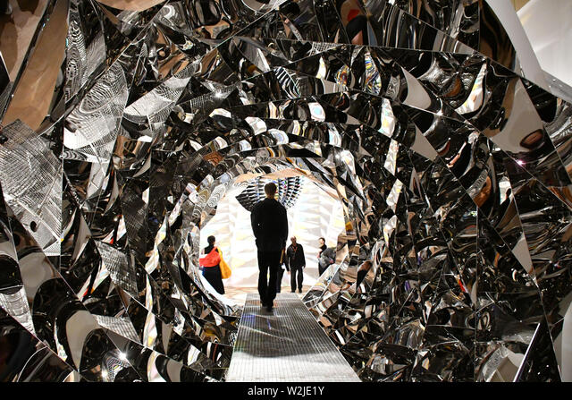 "Your Spiral View" (2002) de Olafur Eliasson