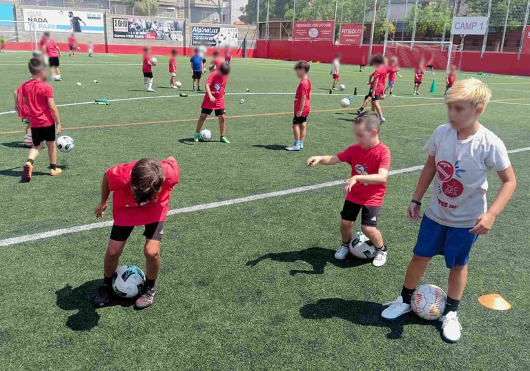 Masterclass de freestyle fútbol para niños con freestylers profesionales de Pro Play Agency