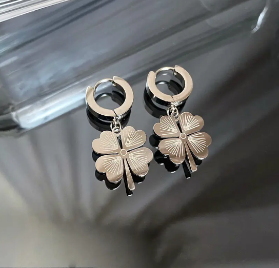 FOUR LEAF CLOVER EARRING