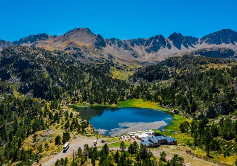 Pessons Lakes, Tristaina