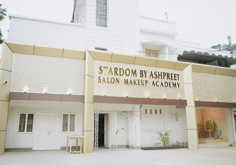 Exterior view of Stardom by Ashpreet Kaur Salon, Lalpur Ranchi — a premium unisex beauty salon