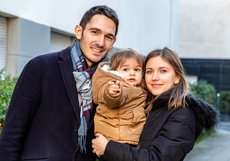 photographe de famille à domicile, pantin, style naturel et lumineux