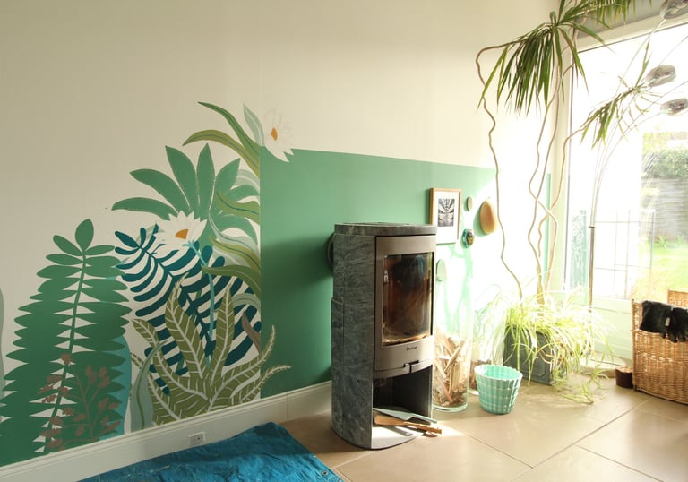 Fresque inspirée douanier Rousseau salon particulier peinture murale sur mesure Ifs Caen Normandie