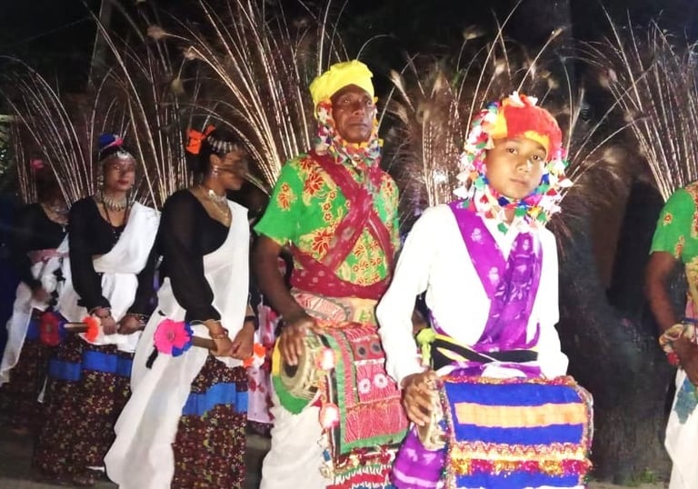 danses in  traditional clothes 