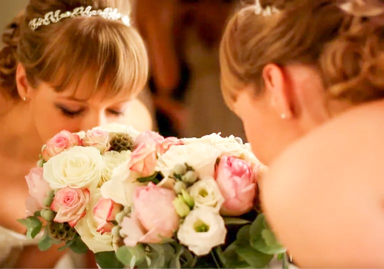 mariage de luxe à Paris, couple mixte