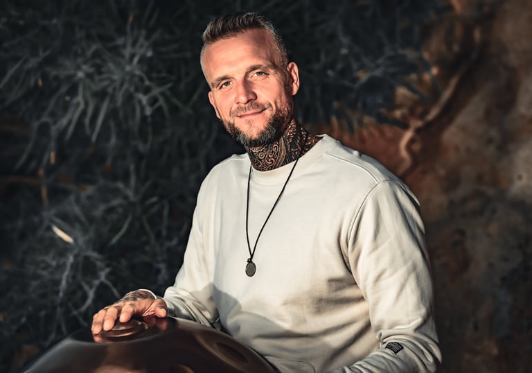 Seamusthefreenomad with Handpan