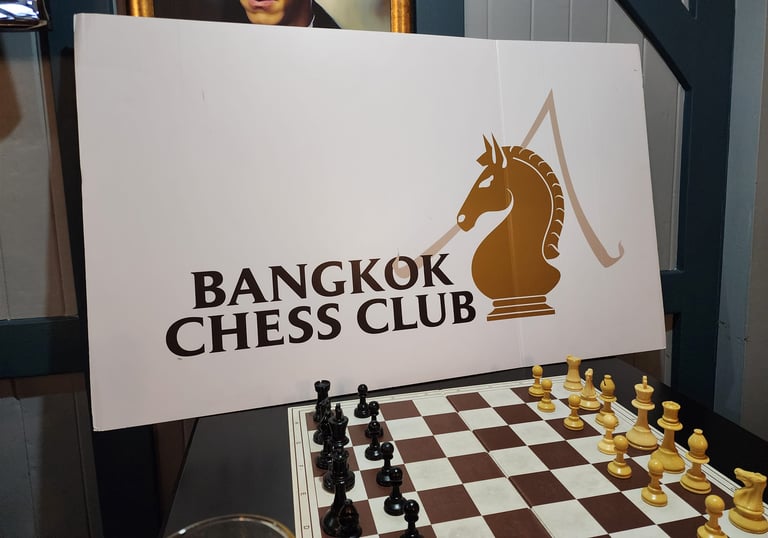 Bangkok Chess Club at the Royal Oak Bar