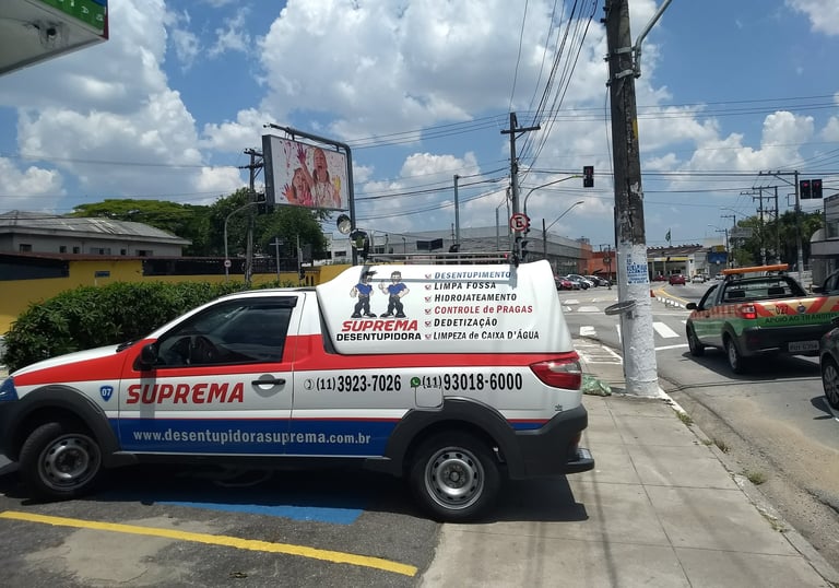 carro da suprema desentupidora