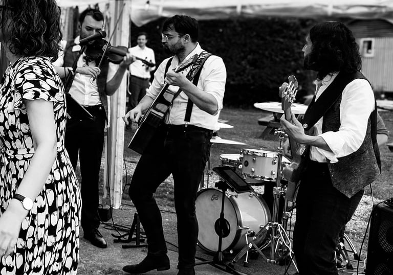 Rowans performing an anthemic live set for a wedding barn dance in Cornwall.