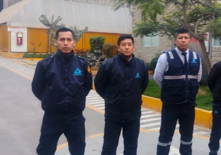 Agentes Seguridad Plantas Industriales siempre atentos