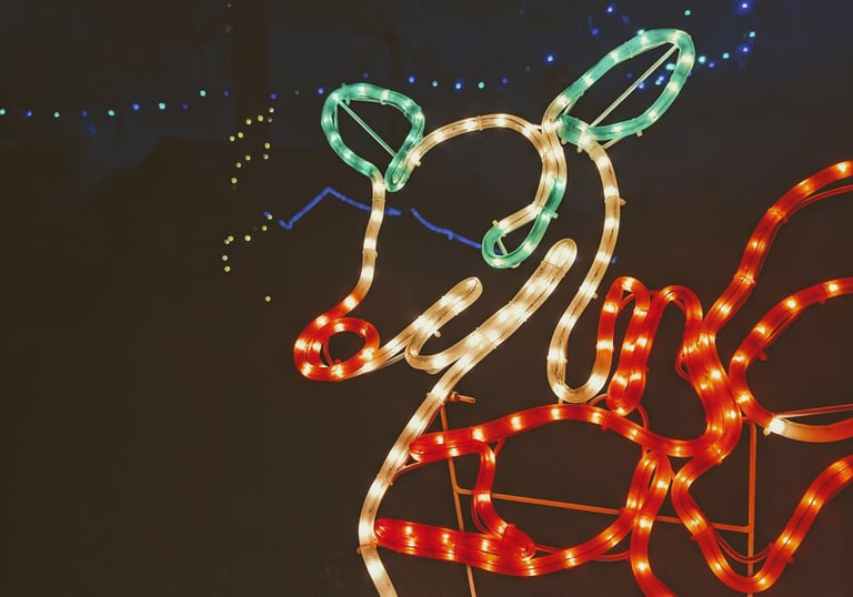 Une guirlande de noël en forme de biche