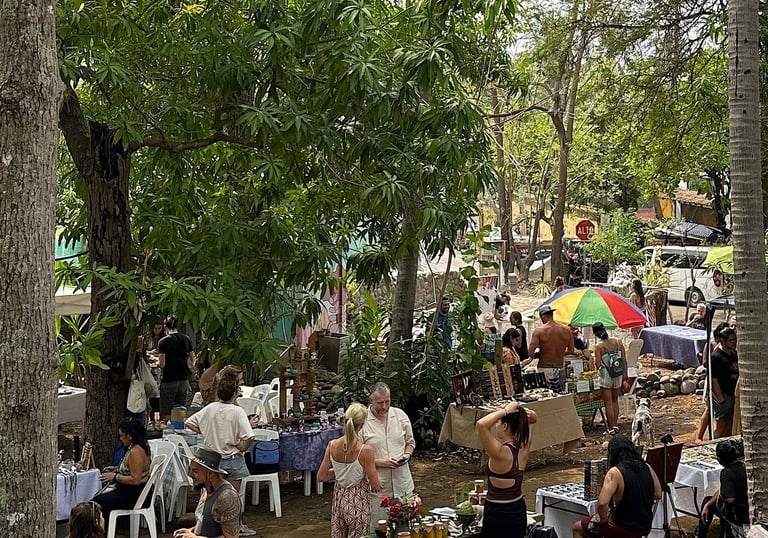 plaza mango verde people gathering at farmers market