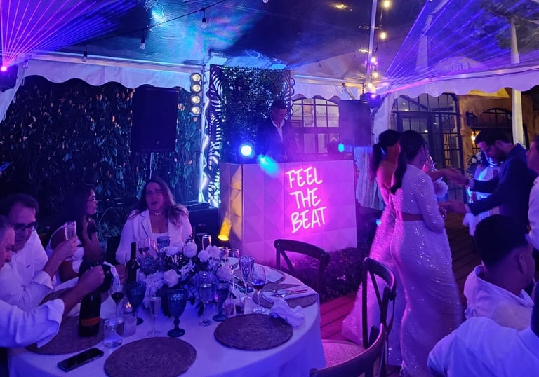 pista de baile con discoteca dj y novia en valle escondido