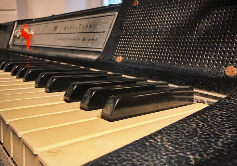 Wurlitzer 200 In registrazione coi migliori microfoni all'avangarage di pesaro e urbino