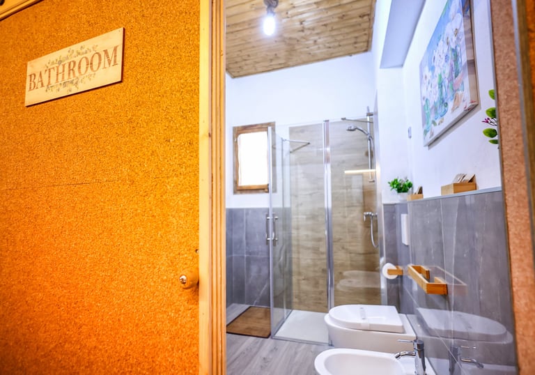 porta in sughero ingresso bagno