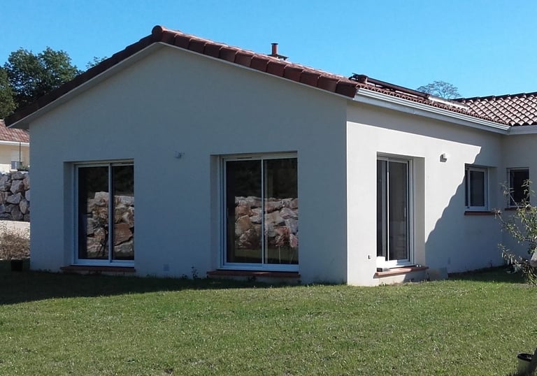 Maison moderne blanche