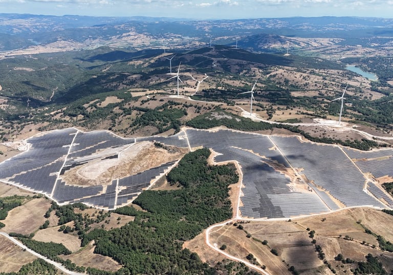 Güneş enerjisi santrali time-lapse proje kaydı