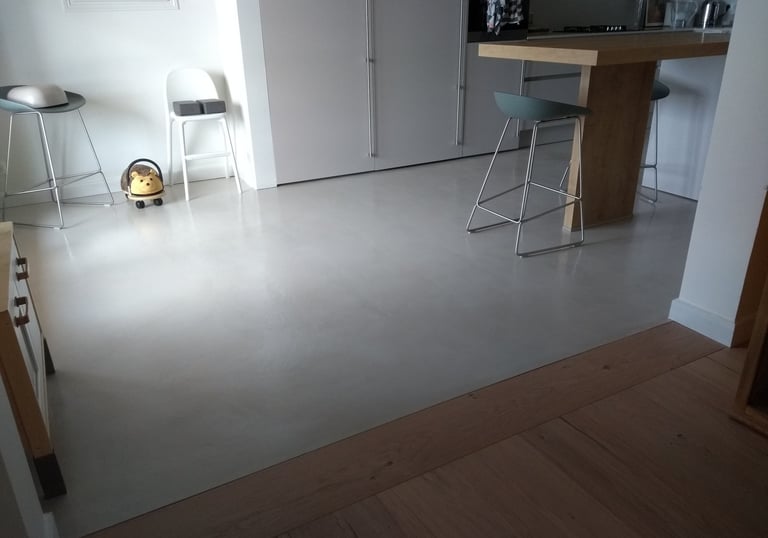 sol cuisine en niveau ajusté au parquet voisin