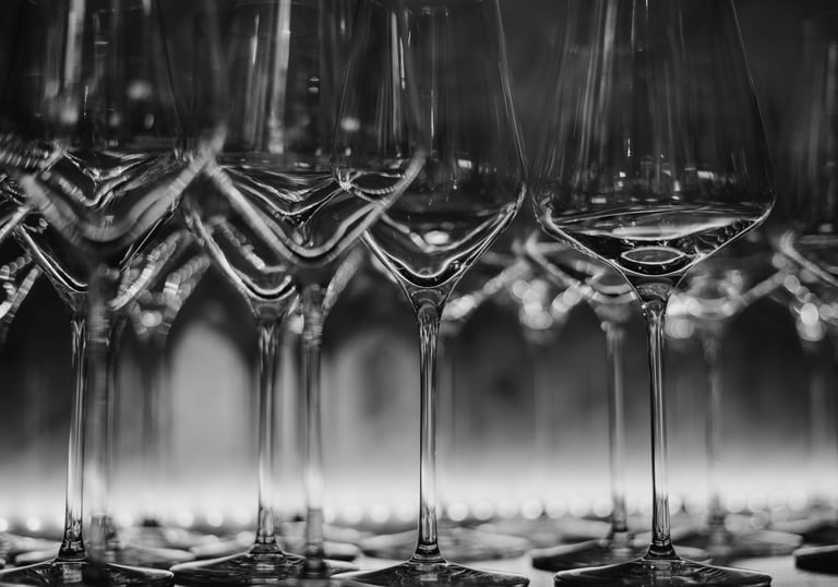 verres à vin noir et blanc