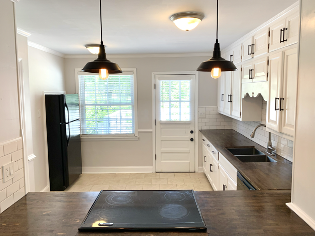 Discover our charming farmhouse inspired duplex rental in Nashville's Cherokee Park neighborhood.