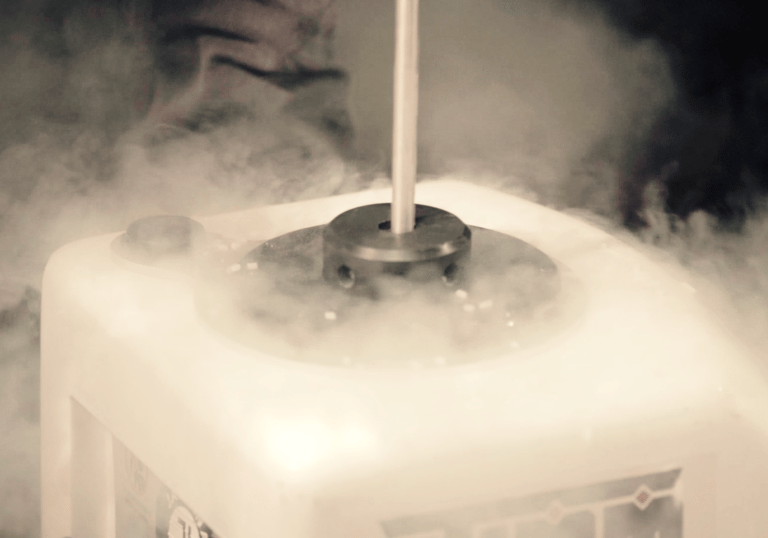 Máquina de limpieza industrial con hielo seco 3 en 1 para uso profesional en limpieza criogénica.
