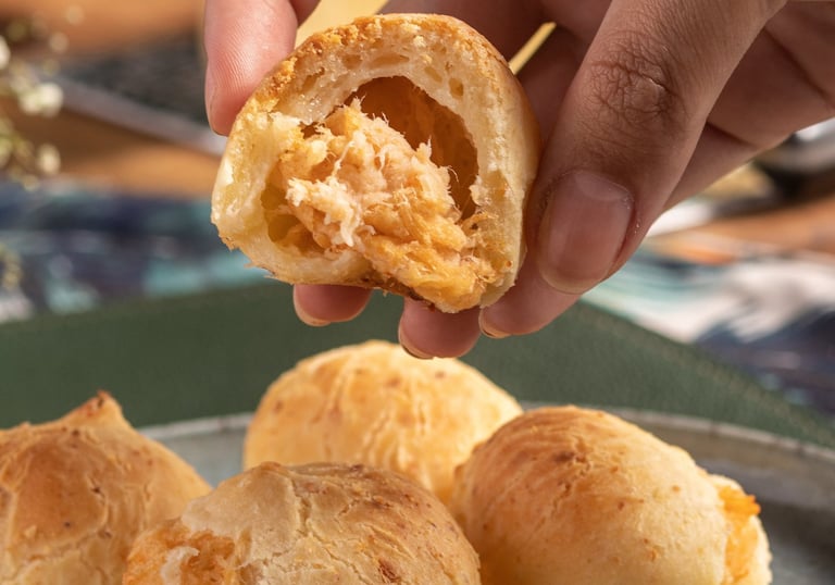 PÃO DE QUIJO CANASTRA RECHEADO DE FRANGO