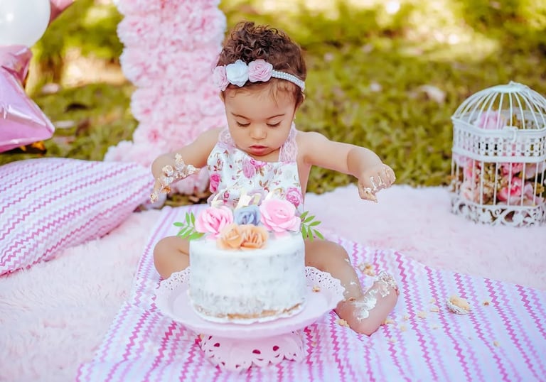 cake smash photography by anil sharam shootsaga baby playing with cake 