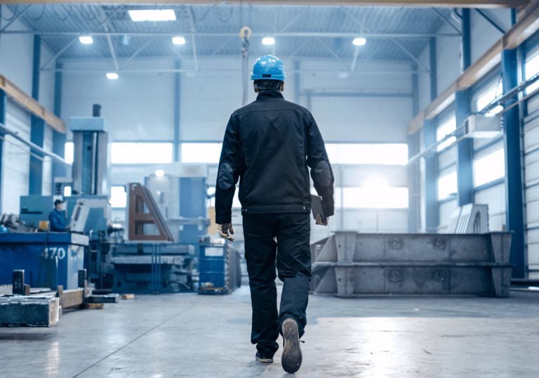 an man - supervisor on the floor
