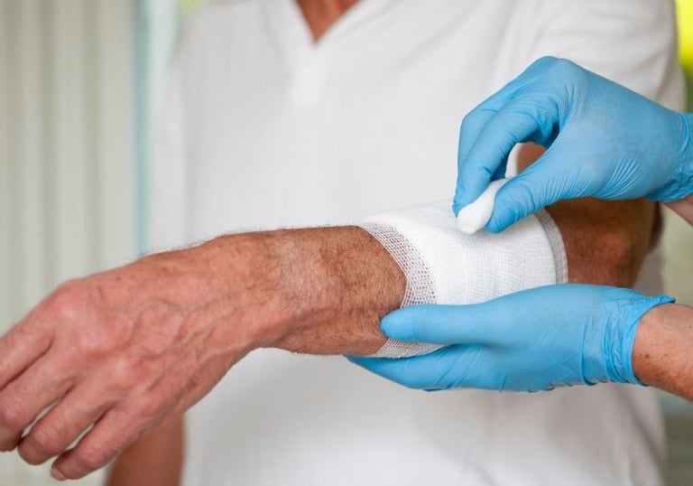 Cuidados de enfermagem avançados, com foco em atenção contínua e humanizada