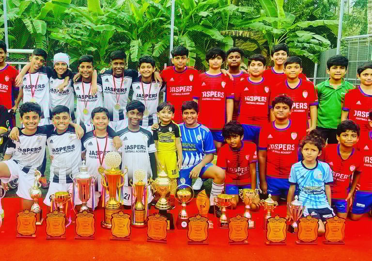 football coaching camp kids in soccerptich edappally turf