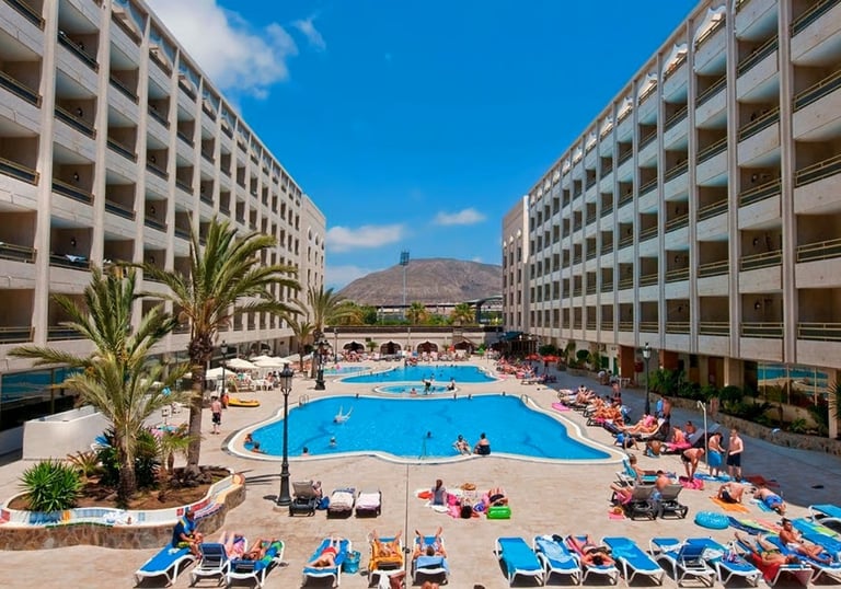 3⭐️ Columbus Aparthotel