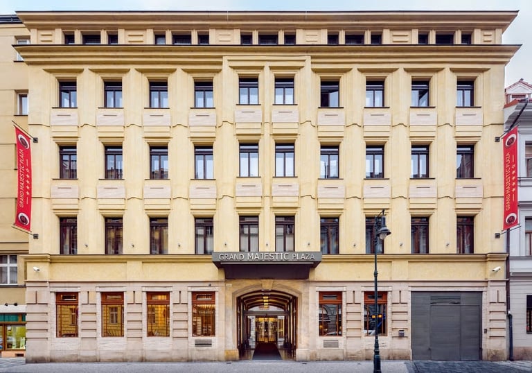 4⭐️ Grand Majestic Plaza Hotel