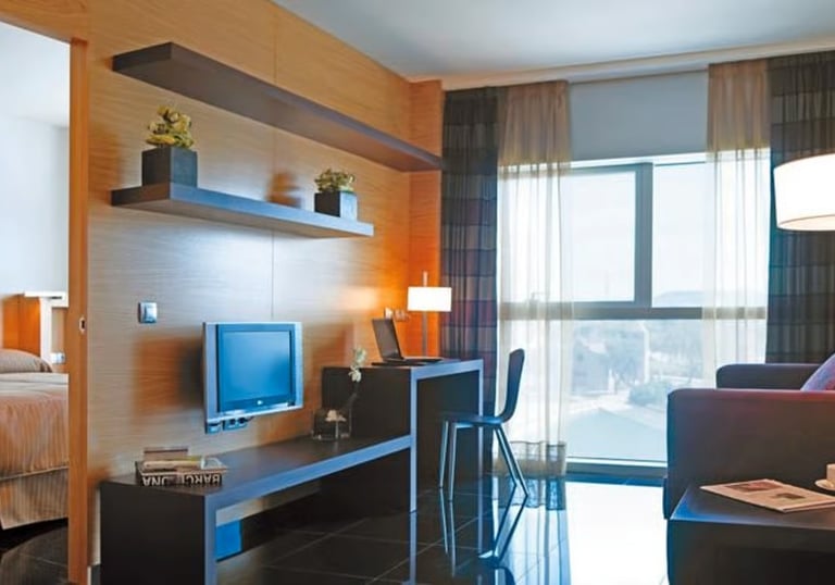 5⭐️ Hesperia Fira Suites-Barcelona