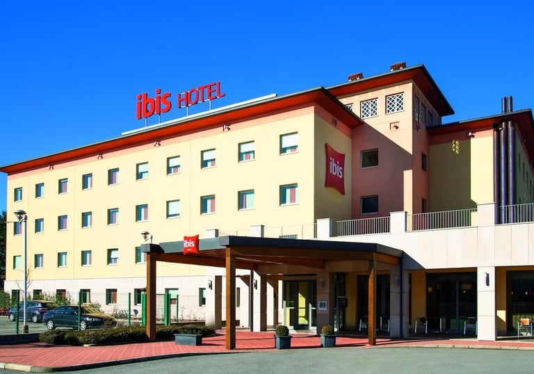 3⭐️ ibis Como