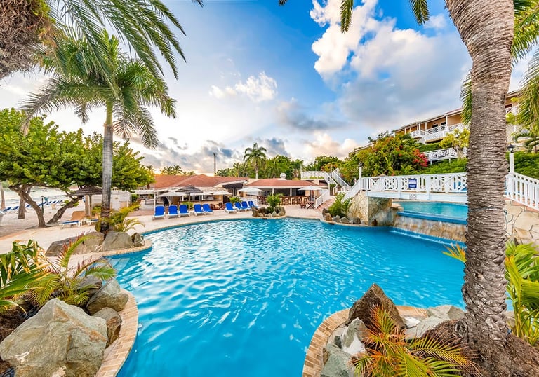 4⭐️ Pineapple Beach Club - Adults Only